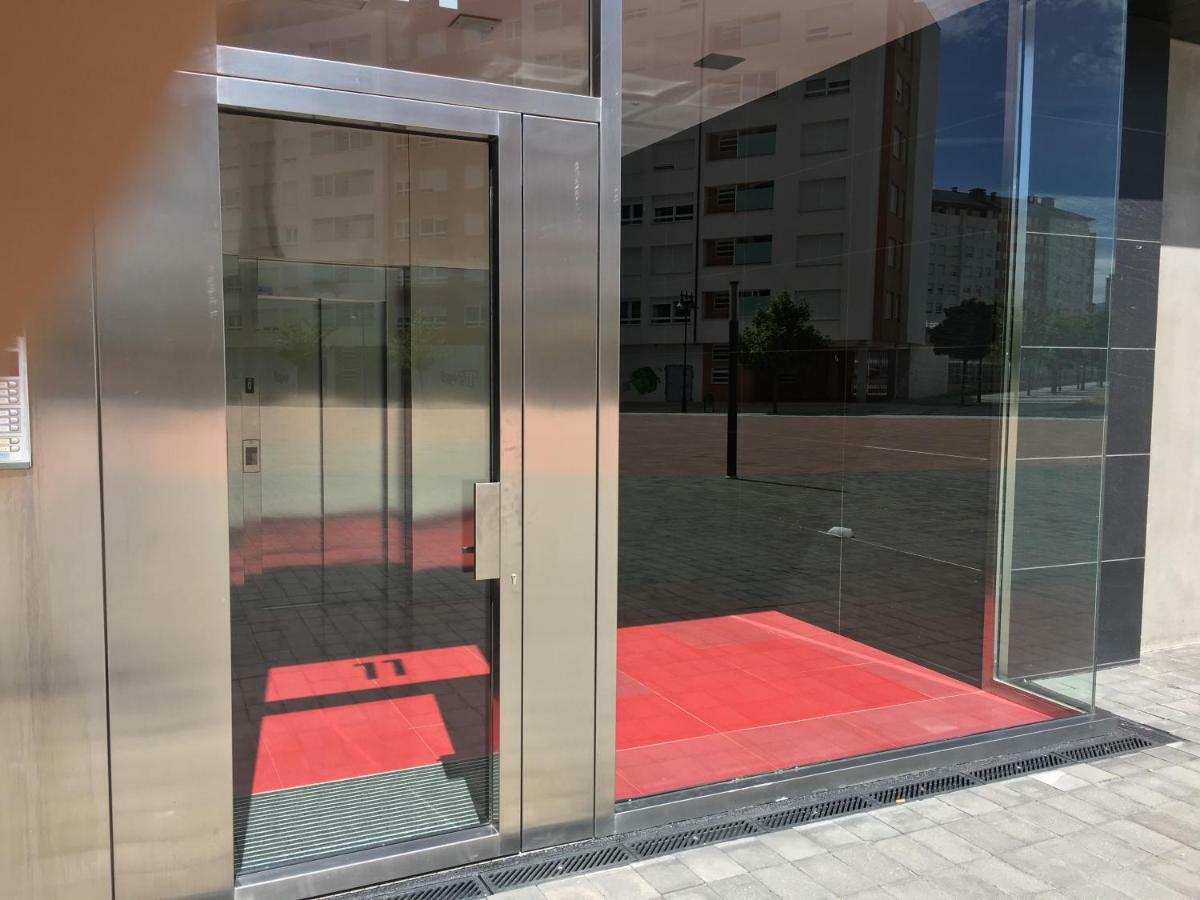 Alojamiento La Rosaleda ポンフェラダ エクステリア 写真